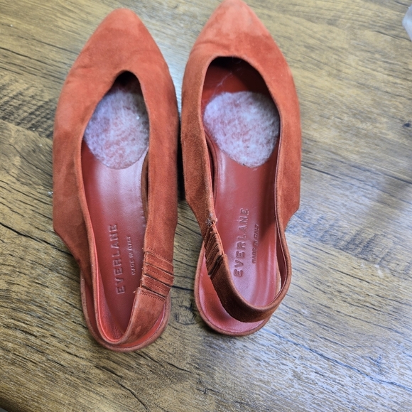 Everlane Red Suede Pointed Toe Slingback Flats - Picture 3 of 13